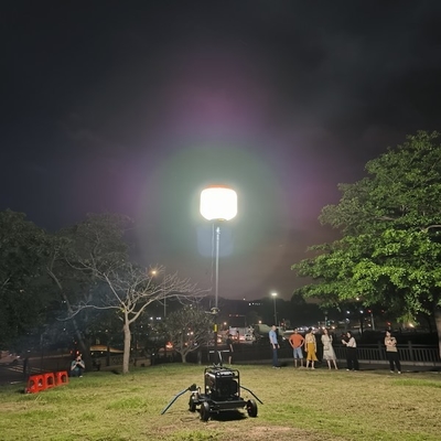Przenośna lampa balonowa LED o dużej mocy 1400W, 160lm/W i obsłudze korbowej